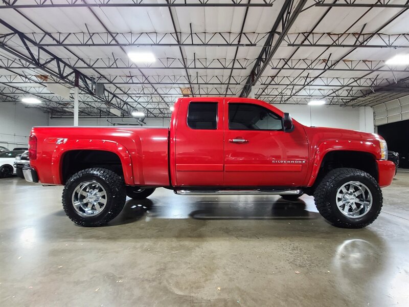 2007 Chevrolet Silverado 1500 Z71 / 4X4 / 102K MILES / NEW TIRES / LIFTED  / 4-Door / Excellent Condition - Photo 4 - Portland, OR 97217