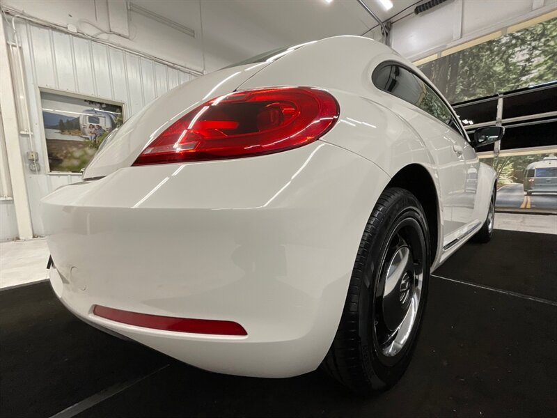 2013 Volkswagen Beetle 2.5L PZEV Hatchback 2dr / Leather & Heated seats  / BRAND NEW TIRES / LOCAL OREGON CAR / 51,000 MILES - Photo 10 - Gladstone, OR 97027