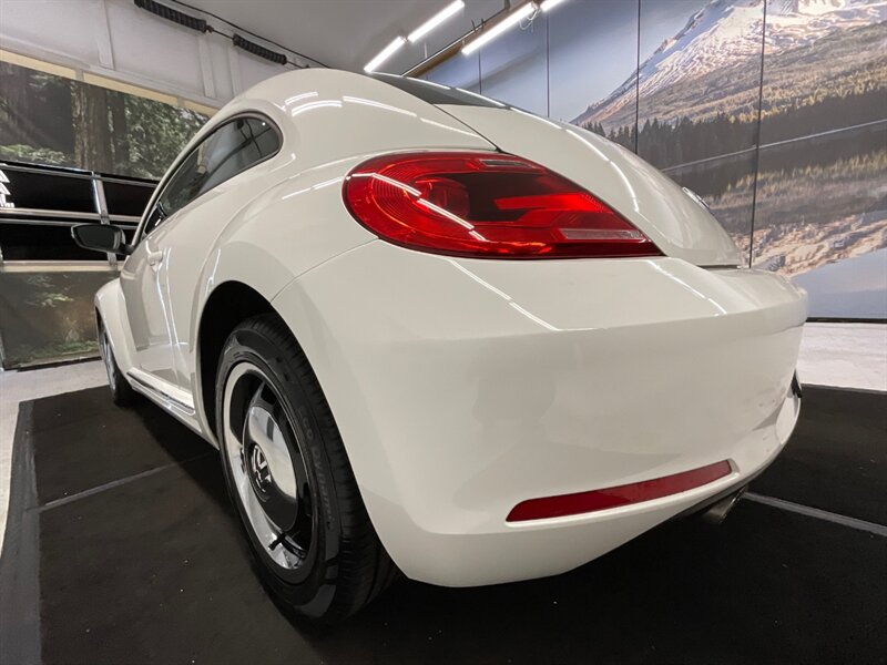 2013 Volkswagen Beetle 2.5L PZEV Hatchback 2dr / Leather & Heated seats  / BRAND NEW TIRES / LOCAL OREGON CAR / 51,000 MILES - Photo 26 - Gladstone, OR 97027