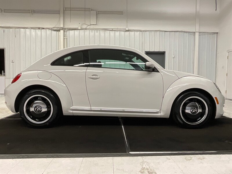 2013 Volkswagen Beetle 2.5L PZEV Hatchback 2dr / Leather & Heated seats  / BRAND NEW TIRES / LOCAL OREGON CAR / 51,000 MILES - Photo 4 - Gladstone, OR 97027