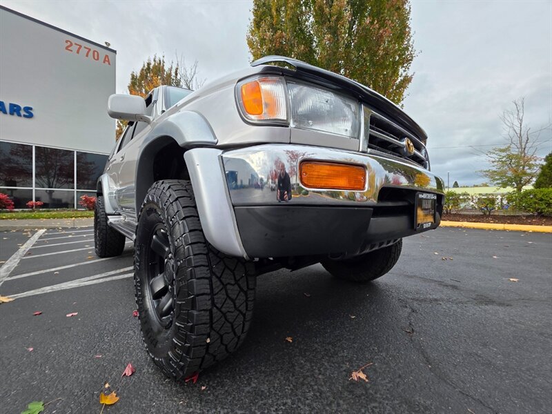 1998 Toyota 4Runner Limited 4X4 / V6 3.4 L / LIFTED / REAR DIFF LOCK / TIMING BELT DONE / SUN ROOF / LEATHER / NEW TIRES / ZERO RUST - Photo 9 - Portland, OR 97217