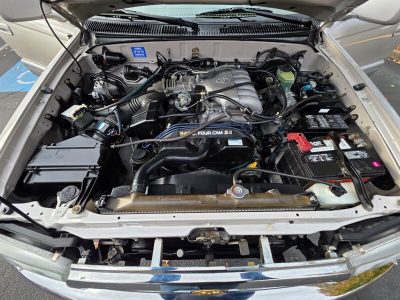 1998 Toyota 4Runner Limited 4X4 / V6 3.4 L / LIFTED / REAR DIFF LOCK / TIMING BELT DONE / SUN ROOF / LEATHER / NEW TIRES / ZERO RUST - Photo 31 - Portland, OR 97217