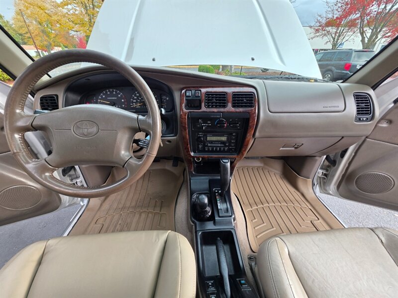 1998 Toyota 4Runner Limited 4X4 / V6 3.4 L / LIFTED / REAR DIFF LOCK / TIMING BELT DONE / SUN ROOF / LEATHER / NEW TIRES / ZERO RUST - Photo 17 - Portland, OR 97217