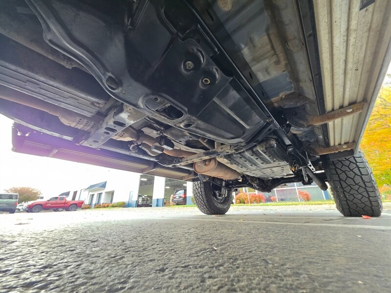 1998 Toyota 4Runner Limited 4X4 / V6 3.4 L / LIFTED / REAR DIFF LOCK / TIMING BELT DONE / SUN ROOF / LEATHER / NEW TIRES / ZERO RUST - Photo 22 - Portland, OR 97217