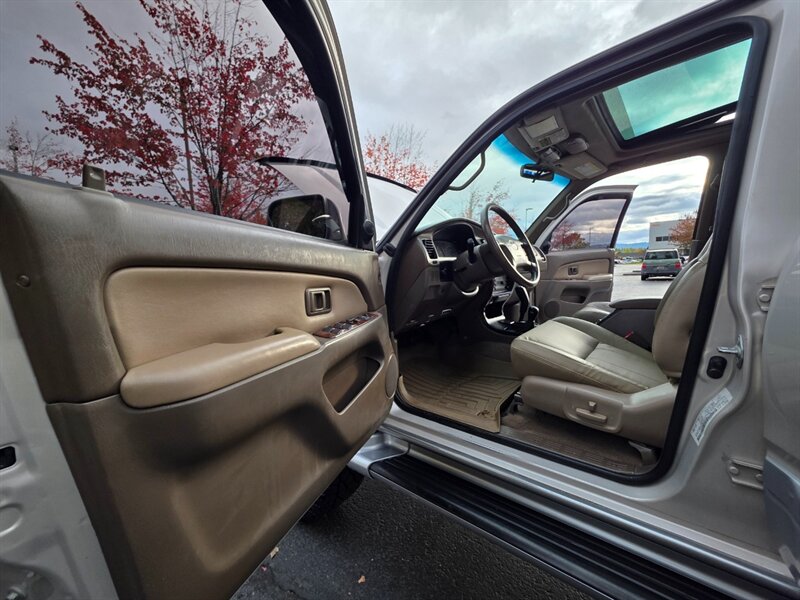 1998 Toyota 4Runner Limited 4X4 / V6 3.4 L / LIFTED / REAR DIFF LOCK / TIMING BELT DONE / SUN ROOF / LEATHER / NEW TIRES / ZERO RUST - Photo 32 - Portland, OR 97217