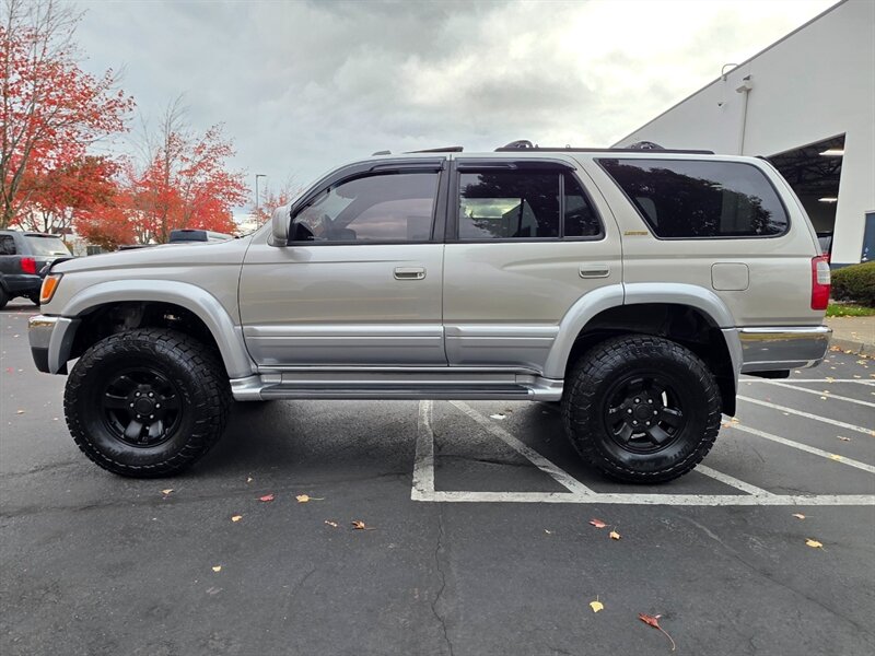 1998 Toyota 4Runner Limited 4X4 / V6 3.4 L / LIFTED / REAR DIFF LOCK / TIMING BELT DONE / SUN ROOF / LEATHER / NEW TIRES / ZERO RUST - Photo 3 - Portland, OR 97217