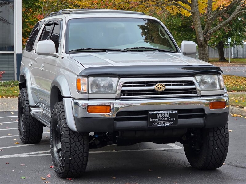 1998 Toyota 4Runner Limited 4X4 / V6 3.4 L / LIFTED / REAR DIFF LOCK / TIMING BELT DONE / SUN ROOF / LEATHER / NEW TIRES / ZERO RUST - Photo 2 - Portland, OR 97217