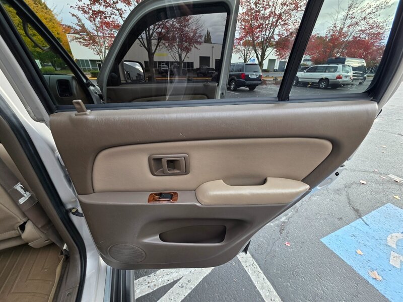 1998 Toyota 4Runner Limited 4X4 / V6 3.4 L / LIFTED / REAR DIFF LOCK / TIMING BELT DONE / SUN ROOF / LEATHER / NEW TIRES / ZERO RUST - Photo 48 - Portland, OR 97217