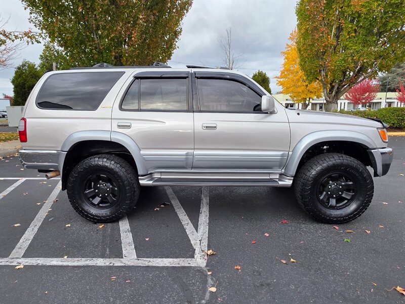 1998 Toyota 4Runner Limited 4X4 / V6 3.4 L / LIFTED / REAR DIFF LOCK / TIMING BELT DONE / SUN ROOF / LEATHER / NEW TIRES / ZERO RUST - Photo 4 - Portland, OR 97217