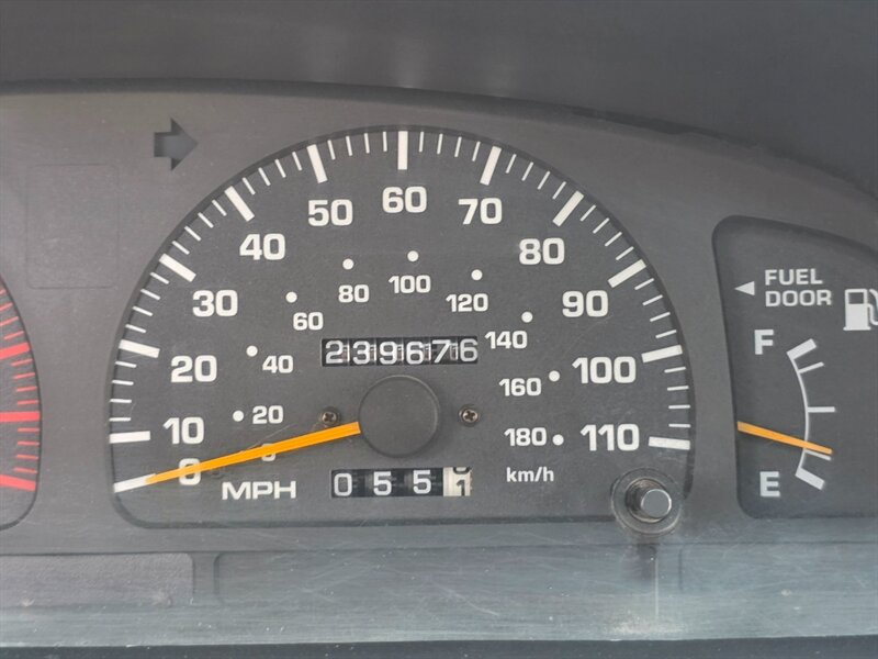1998 Toyota 4Runner Limited 4X4 / V6 3.4 L / LIFTED / REAR DIFF LOCK / TIMING BELT DONE / SUN ROOF / LEATHER / NEW TIRES / ZERO RUST - Photo 41 - Portland, OR 97217
