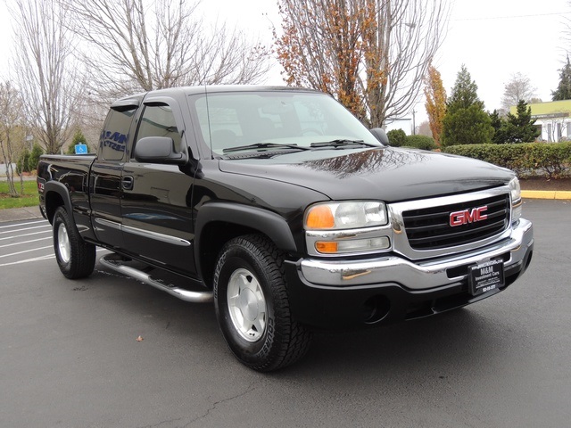 2004 GMC Sierra 1500 SLE 4dr Extended Cab / 4X4 / 5.3L 8Cyl / Leather