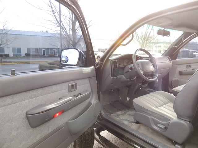 2000 Toyota Tacoma Prerunner V6 LIFTED / 120Kmiles / TimingBelt Done   - Photo 13 - Portland, OR 97217