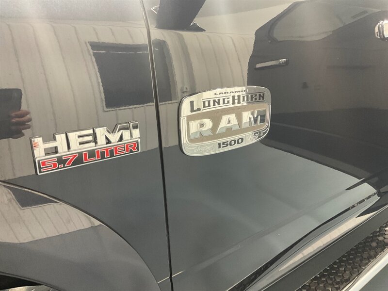 2013 RAM 1500 Laramie Longhorn Crew Cab 4X4 / 5.7L V8 HEMI  / Leather / Sunroof / Navigation / LOADED - Photo 22 - Gladstone, OR 97027