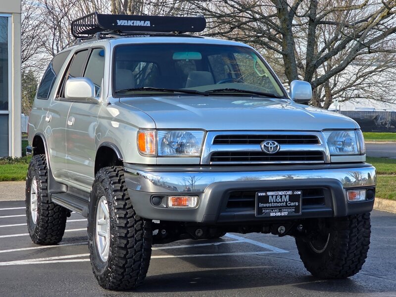 2000 Toyota 4Runner 4X4 / V6 3.4L / NEW LIFT + NEW TIRES / 1-OWNER  / LOCAL CAR / NO-RUST / PRISTINE ! - Photo 2 - Portland, OR 97217