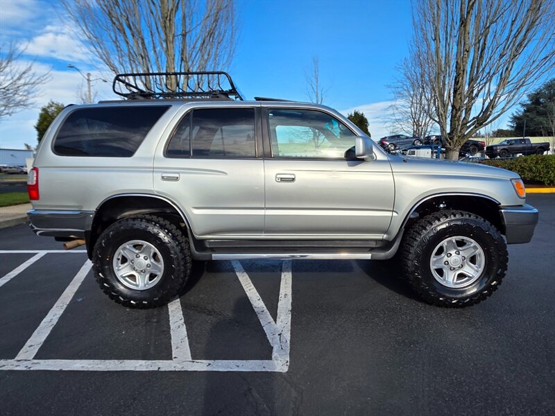 2000 Toyota 4Runner 4X4 / V6 3.4L / NEW LIFT + NEW TIRES / 1-OWNER  / LOCAL CAR / NO-RUST / PRISTINE ! - Photo 4 - Portland, OR 97217