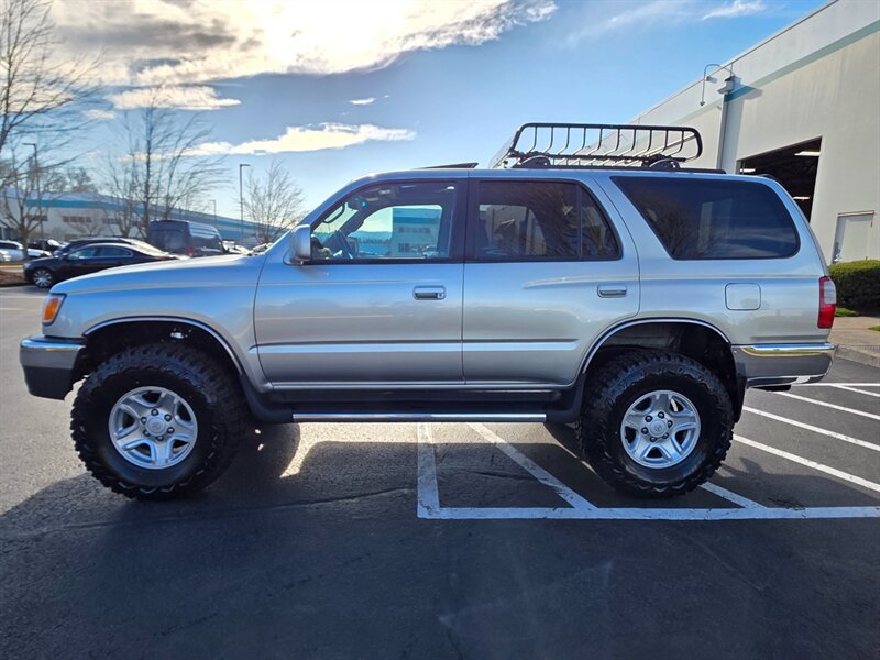 2000 Toyota 4Runner 4X4 / V6 3.4L / NEW LIFT + NEW TIRES / 1-OWNER  / LOCAL CAR / NO-RUST / PRISTINE ! - Photo 3 - Portland, OR 97217