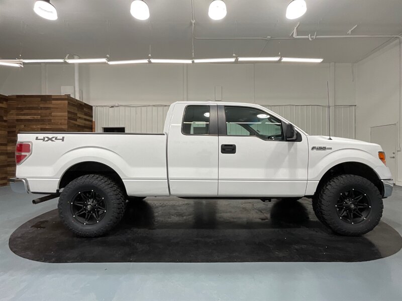 2012 Ford F-150 Super Cab 4X4 / 3.7L V6 / 1-OWNER /NEW WHEELS TIRE  / NEW LIFT - Photo 4 - Gladstone, OR 97027