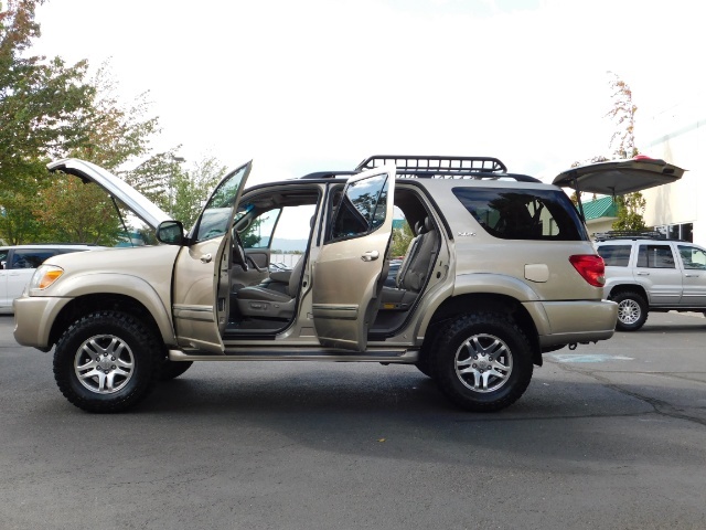 2005 Toyota Sequoia SR5 / 4WD / Leather Heated Seats / LIFTED LIFTED   - Photo 26 - Portland, OR 97217