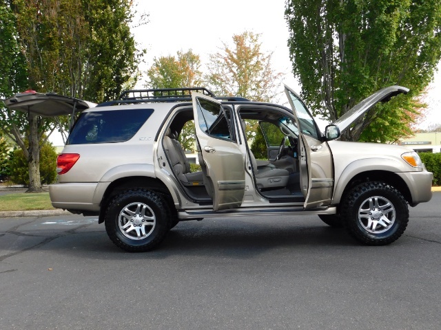 2005 Toyota Sequoia SR5 / 4WD / Leather Heated Seats / LIFTED LIFTED   - Photo 30 - Portland, OR 97217