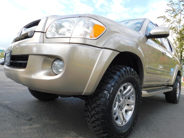 2005 Toyota Sequoia SR5 / 4WD / Leather Heated Seats / LIFTED LIFTED   - Photo 44 - Portland, OR 97217