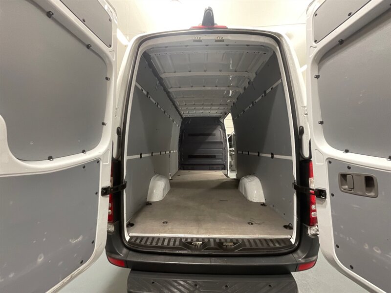 2018 Mercedes-Benz Sprinter 2500 CARGO VAN 4X4 /V6 DIESEL / HIGHROOF 170 " WB  / LOCAL ONE OWNER - Photo 37 - Gladstone, OR 97027