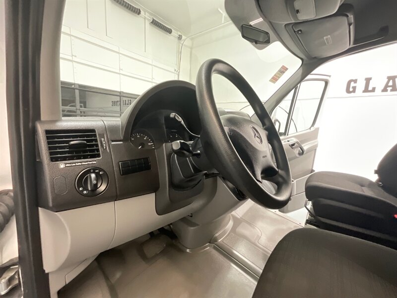 2018 Mercedes-Benz Sprinter 2500 CARGO VAN 4X4 /V6 DIESEL / HIGHROOF 170 " WB  / LOCAL ONE OWNER - Photo 36 - Gladstone, OR 97027