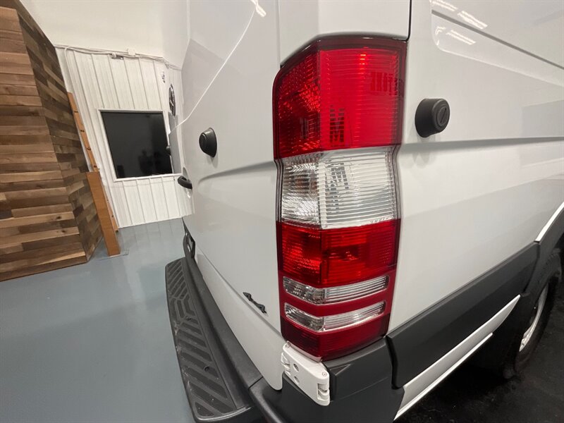 2018 Mercedes-Benz Sprinter 2500 CARGO VAN 4X4 /V6 DIESEL / HIGHROOF 170 " WB  / LOCAL ONE OWNER - Photo 29 - Gladstone, OR 97027