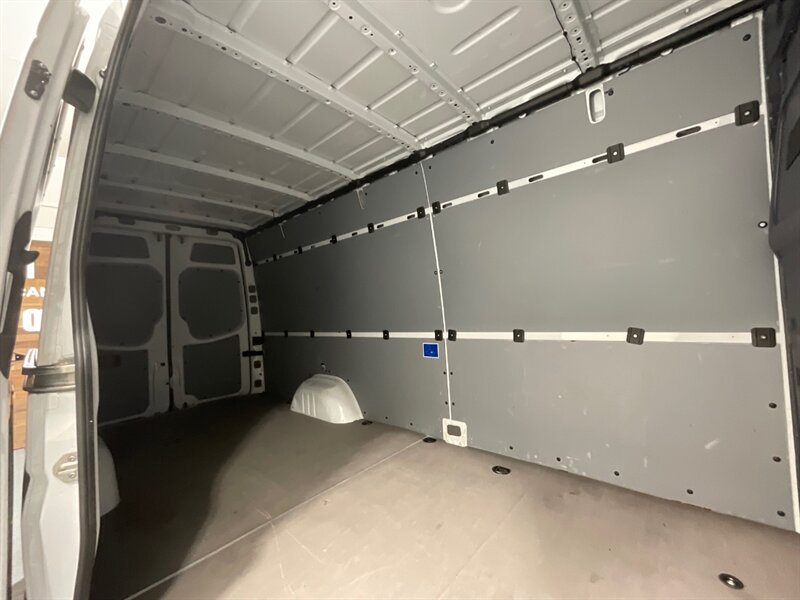 2018 Mercedes-Benz Sprinter 2500 CARGO VAN 4X4 /V6 DIESEL / HIGHROOF 170 " WB  / LOCAL ONE OWNER - Photo 11 - Gladstone, OR 97027