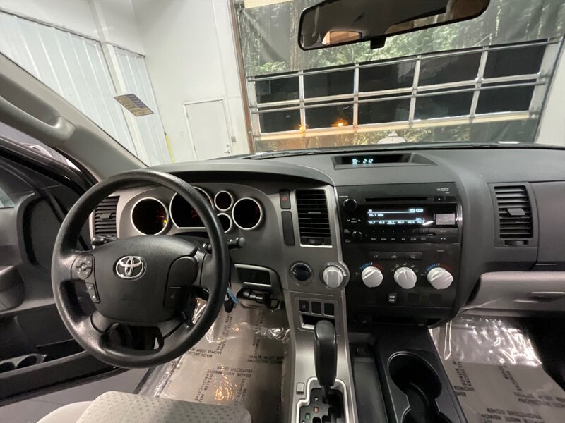 2011 Toyota Tundra Double Cab 4X4 / 5.7L V8 / 1-OWNER / 96,000 MILES  LOCAL OREGON TRUCK / RUST FREE / Excel Condition !! - Photo 17 - Gladstone, OR 97027