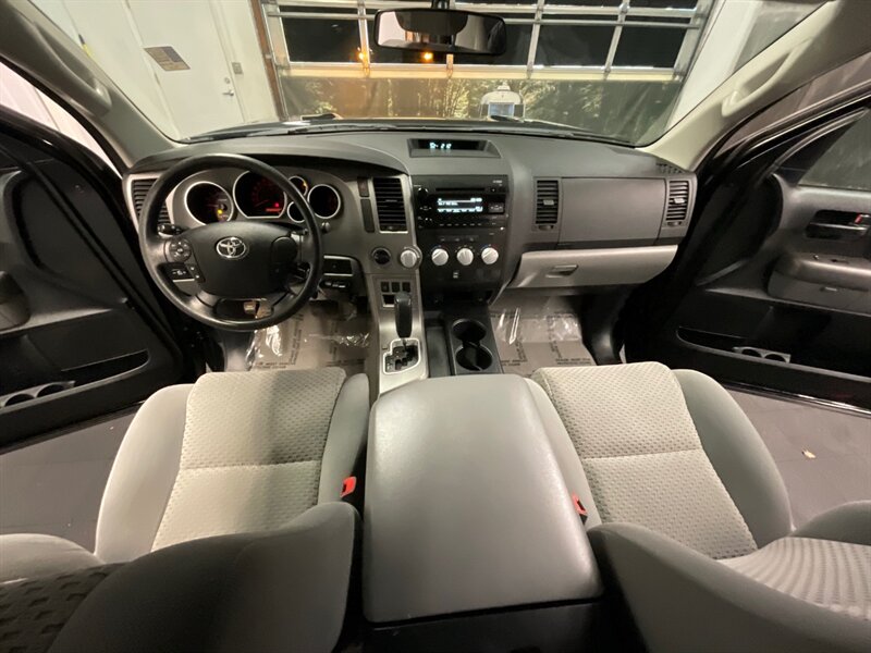 2011 Toyota Tundra Double Cab 4X4 / 5.7L V8 / 1-OWNER / 96,000 MILES  LOCAL OREGON TRUCK / RUST FREE / Excel Condition !! - Photo 33 - Gladstone, OR 97027