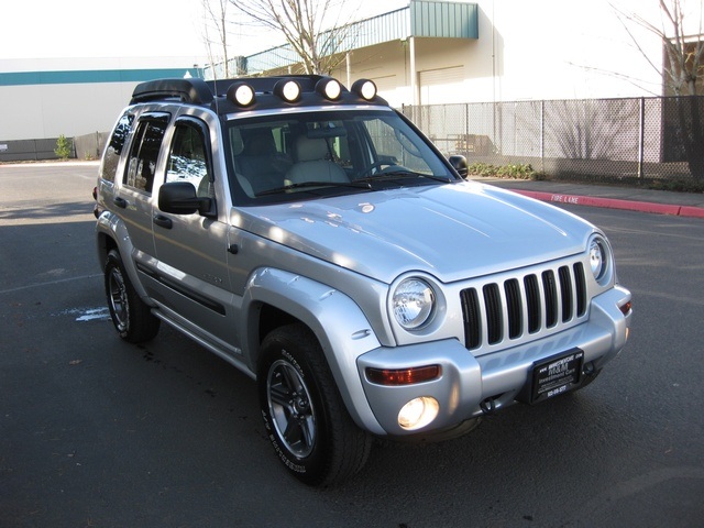 2004 Jeep Liberty Renegade   - Photo 7 - Portland, OR 97217