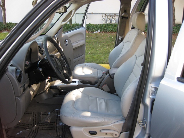 2004 Jeep Liberty Renegade   - Photo 10 - Portland, OR 97217