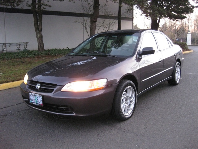 1998 Honda Accord LX 4Dr / 4-Cyl / Auto / Always Serviced / Clean!   - Photo 1 - Portland, OR 97217