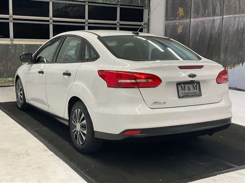 2016 Ford Focus S Sedan 4Dr / 2.0L 4Cyl / Backup Cam/ 59,000 MILES  / Excellent condition / LOW MILES / GAS SAVER - Photo 7 - Gladstone, OR 97027