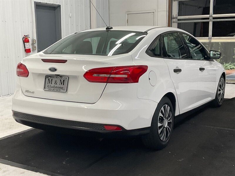 2016 Ford Focus S Sedan 4Dr / 2.0L 4Cyl / Backup Cam/ 59,000 MILES  / Excellent condition / LOW MILES / GAS SAVER - Photo 8 - Gladstone, OR 97027