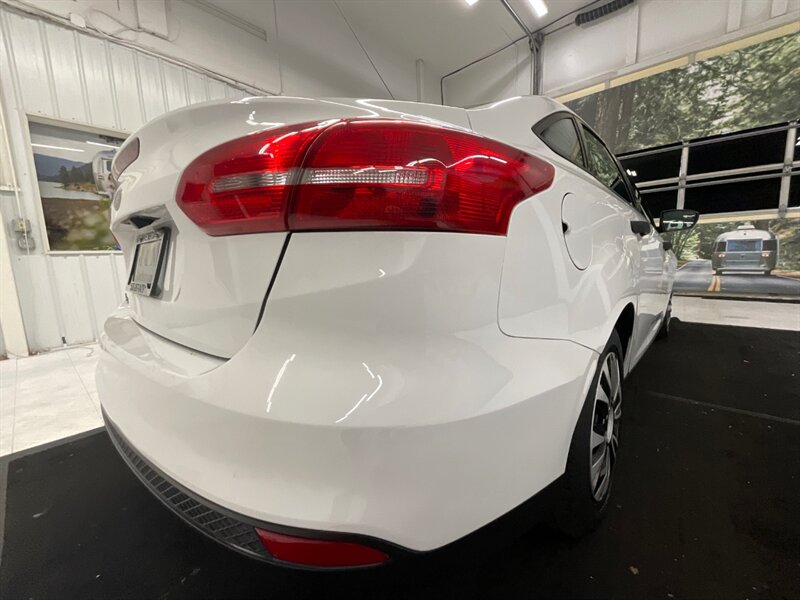 2016 Ford Focus S Sedan 4Dr / 2.0L 4Cyl / Backup Cam/ 59,000 MILES  / Excellent condition / LOW MILES / GAS SAVER - Photo 12 - Gladstone, OR 97027