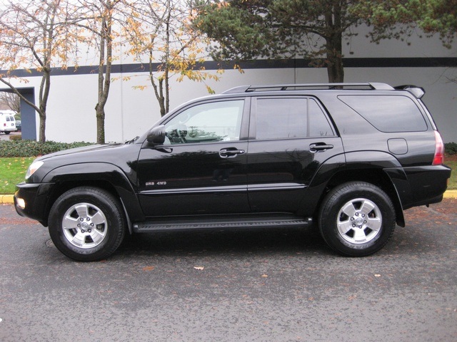 2005 Toyota 4Runner SR5 / 4WD/ 6Cyl / Moonroof   - Photo 2 - Portland, OR 97217