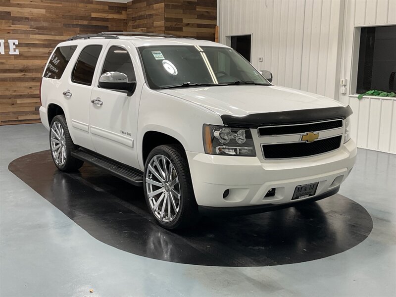 2008 Chevrolet Tahoe LT 4X4 / 5.3L V8 / Leather / 3RD SEAT / NEW TIRES  / Excel Cond - Photo 2 - Gladstone, OR 97027