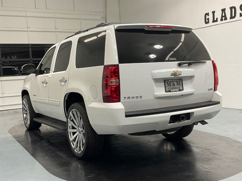 2008 Chevrolet Tahoe LT 4X4 / 5.3L V8 / Leather / 3RD SEAT / NEW TIRES  / Excel Cond - Photo 9 - Gladstone, OR 97027