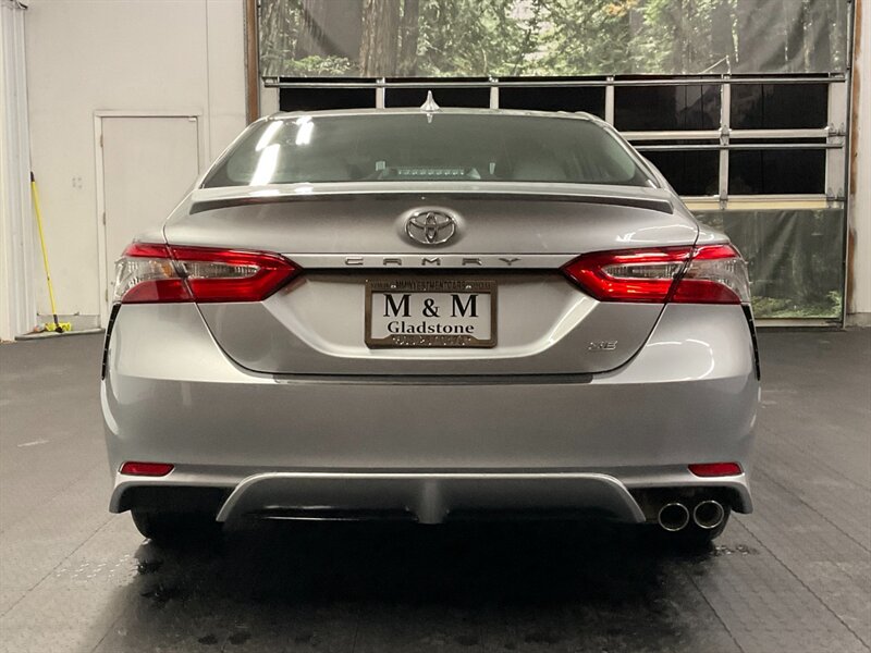 2019 Toyota Camry SE Sedan / 2.5L 4Cyl / Backup Cam / 14,000 MILES  LOCAL CAR / SHARP & CLEAN !! - Photo 6 - Gladstone, OR 97027