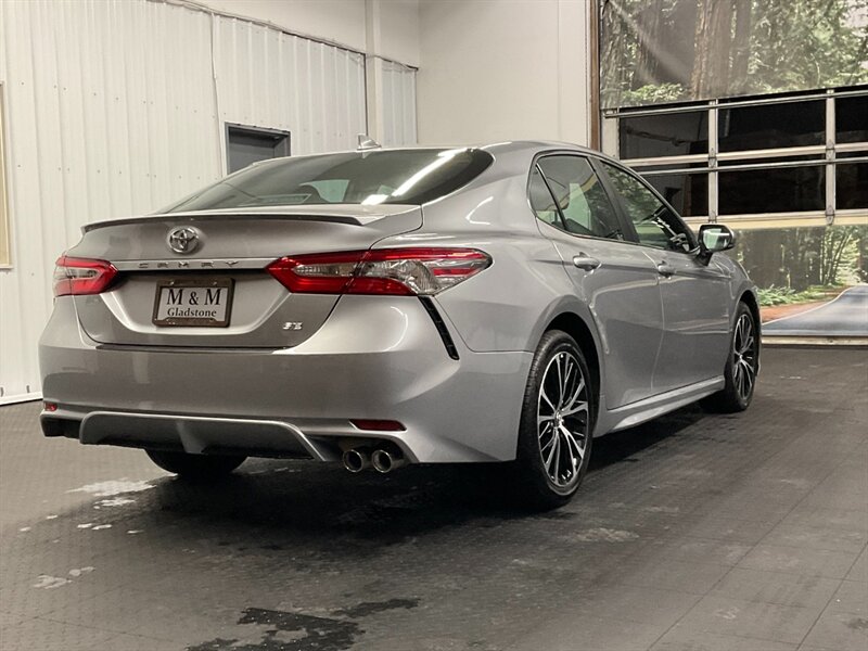 2019 Toyota Camry SE Sedan / 2.5L 4Cyl / Backup Cam / 14,000 MILES  LOCAL CAR / SHARP & CLEAN !! - Photo 8 - Gladstone, OR 97027