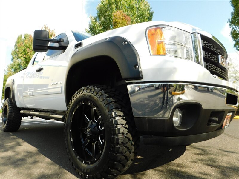 2011 GMC Sierra 2500 4WD 6.6L DURAMAX DIESEL / ONLY 66,000 MILES   - Photo 25 - Portland, OR 97217