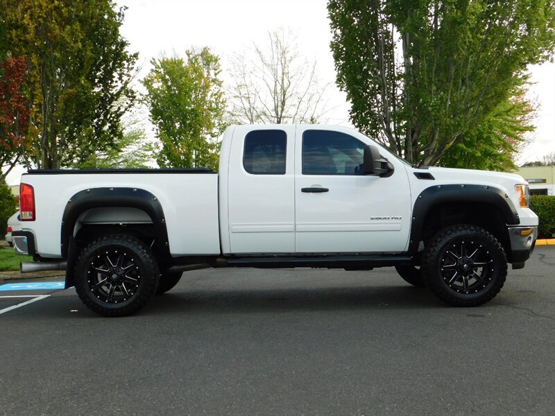 2011 GMC Sierra 2500 4WD 6.6L DURAMAX DIESEL / ONLY 66,000 MILES   - Photo 4 - Portland, OR 97217