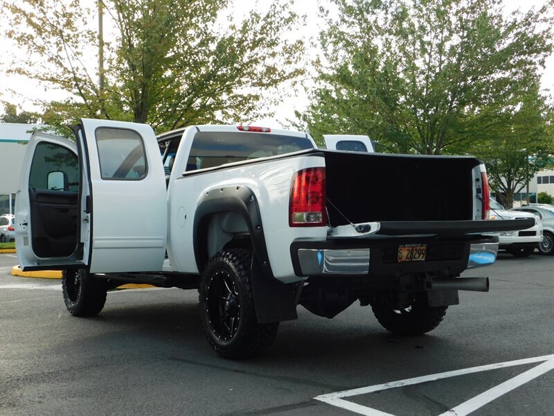 2011 GMC Sierra 2500 4WD 6.6L DURAMAX DIESEL / ONLY 66,000 MILES   - Photo 28 - Portland, OR 97217