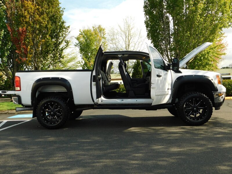 2011 GMC Sierra 2500 4WD 6.6L DURAMAX DIESEL / ONLY 66,000 MILES   - Photo 6 - Portland, OR 97217