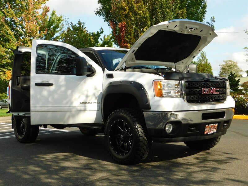 2011 GMC Sierra 2500 4WD 6.6L DURAMAX DIESEL / ONLY 66,000 MILES   - Photo 30 - Portland, OR 97217