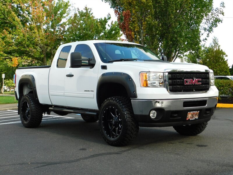 2011 GMC Sierra 2500 4WD 6.6L DURAMAX DIESEL / ONLY 66,000 MILES