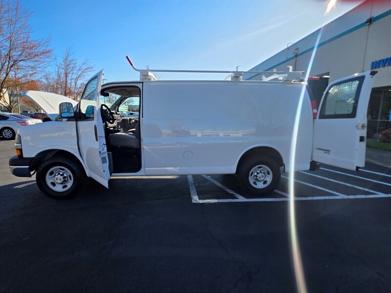 2014 Chevrolet Express 2500 CARGO VAN V8 4.8L / LOCAL / NO RUST / HD RACK / NON SMOKER / 2-OWNERS - Photo 23 - Portland, OR 97217