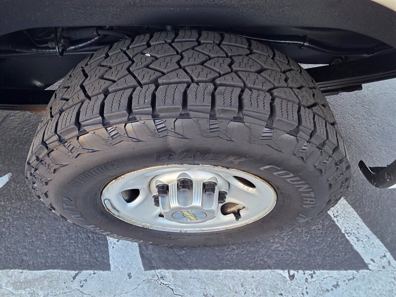 2014 Chevrolet Express 2500 CARGO VAN V8 4.8L / LOCAL / NO RUST / HD RACK / NON SMOKER / 2-OWNERS - Photo 22 - Portland, OR 97217