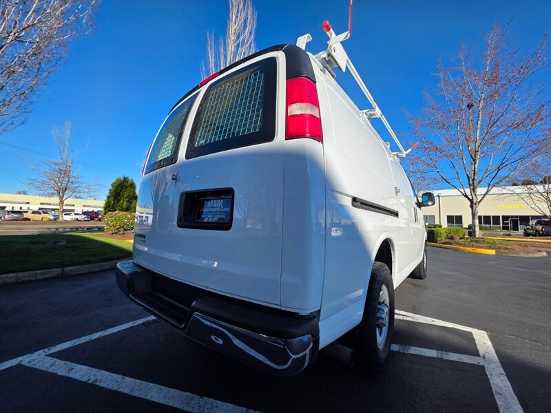 2014 Chevrolet Express 2500 CARGO VAN V8 4.8L / LOCAL / NO RUST / HD RACK / NON SMOKER / 2-OWNERS - Photo 12 - Portland, OR 97217